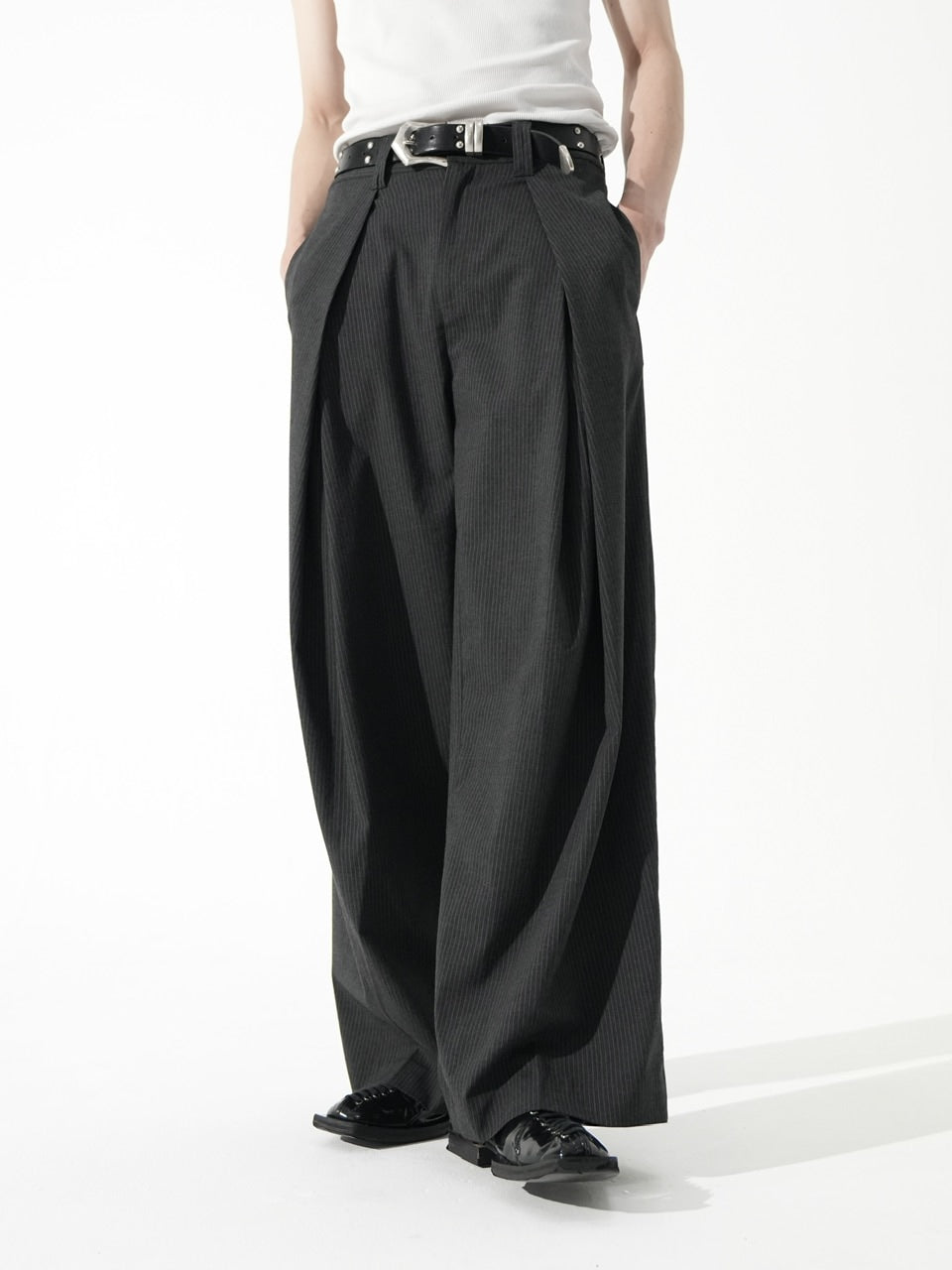 CS】stripe cross tuck drape slacks – PRESSING WEB SHOP