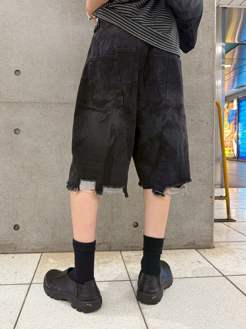 受注制【Chikashitsu +】oiled wash damage bermuda pants / 【チカシツプラス】オイルドウォッシュダメージバミューダパンツ (2color)