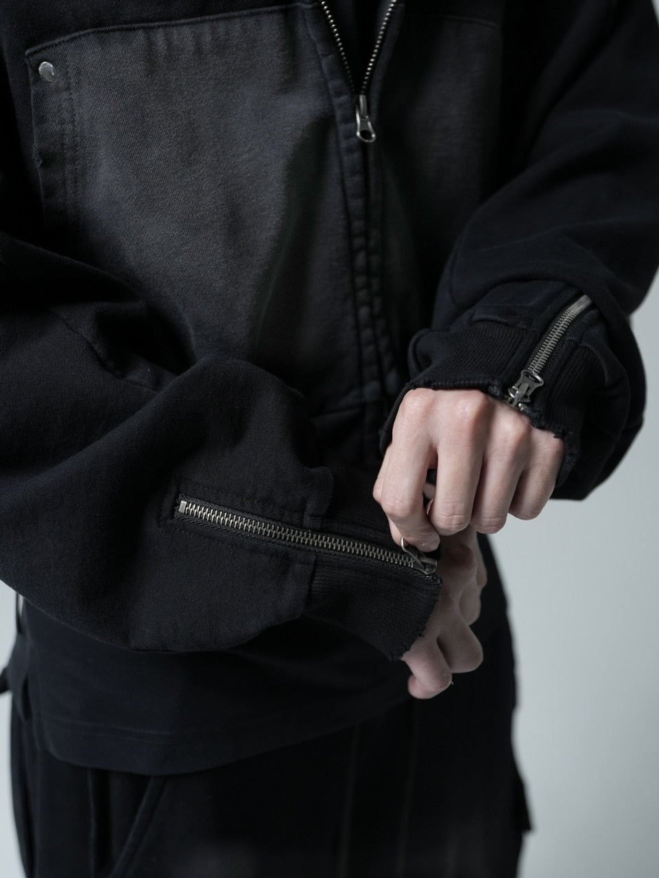 【CHIKASHITSU PLUS HIGH】cropped dirty wash double zip hoodie (wash black) / 【チカシツプラスハイ】クロップドダーティーウォッシュダブルジップパーカー