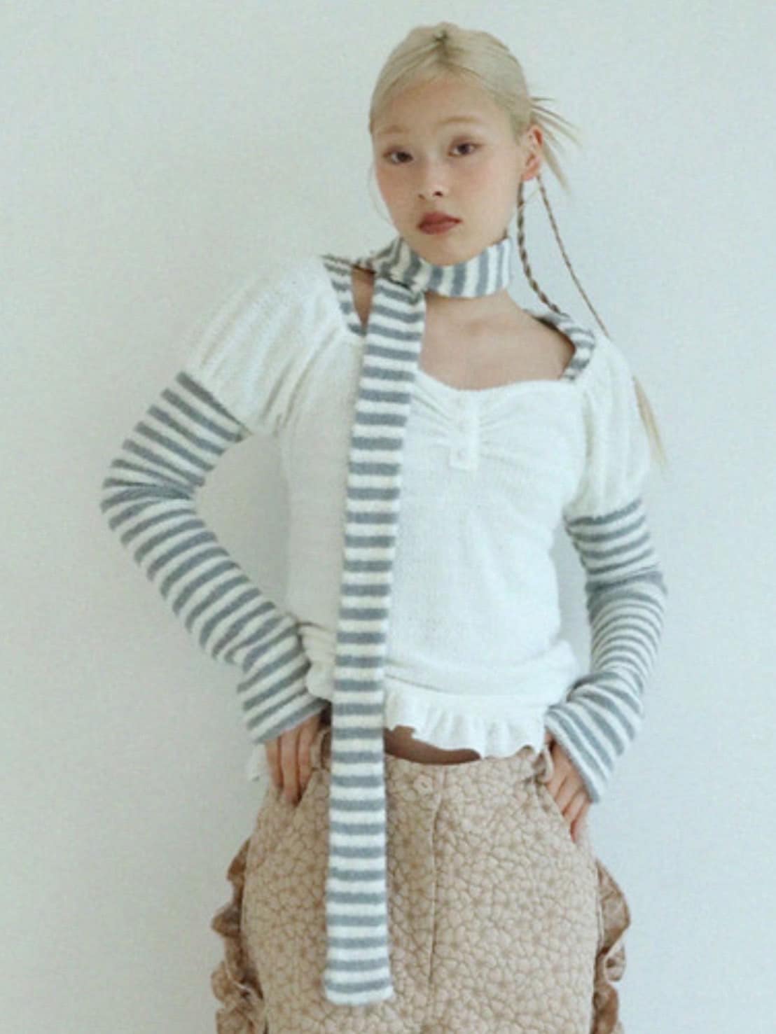 12/21 20:00 再販【Uglyshadow】SCARF ROUND T-SHIRT