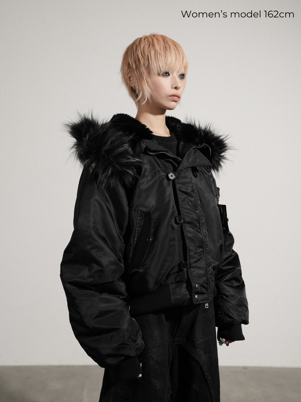 CHIKASHITSU PLUS HIGH】N-2B cropped hood blouson (nylon