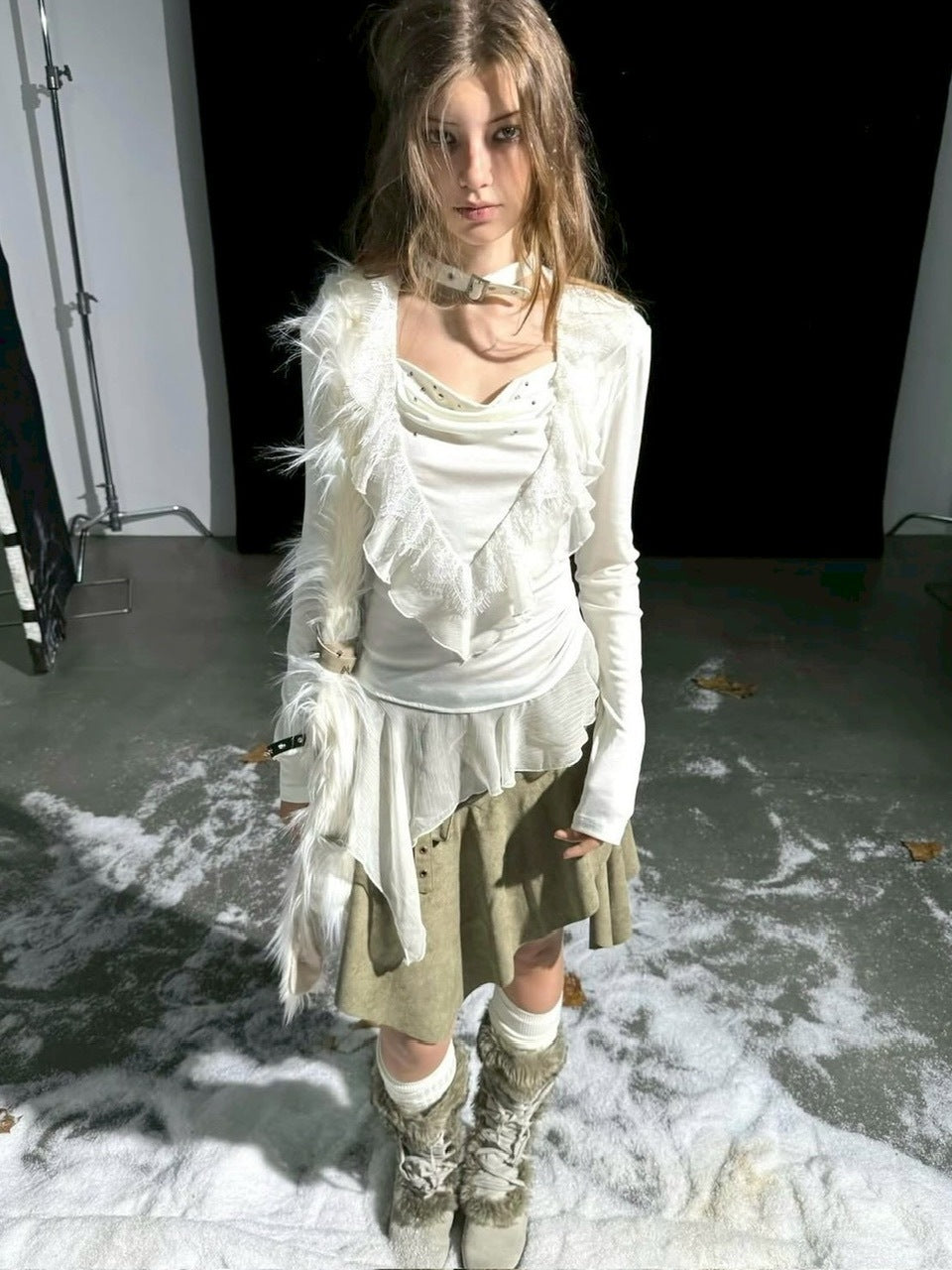 【Cest Nous】Ruffle hem top / 【セヌー】チョーカー付きアシンメトリーフリルトップス