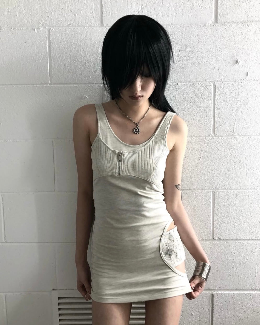 【bonienkiye】Side-Cutout Mini Dress