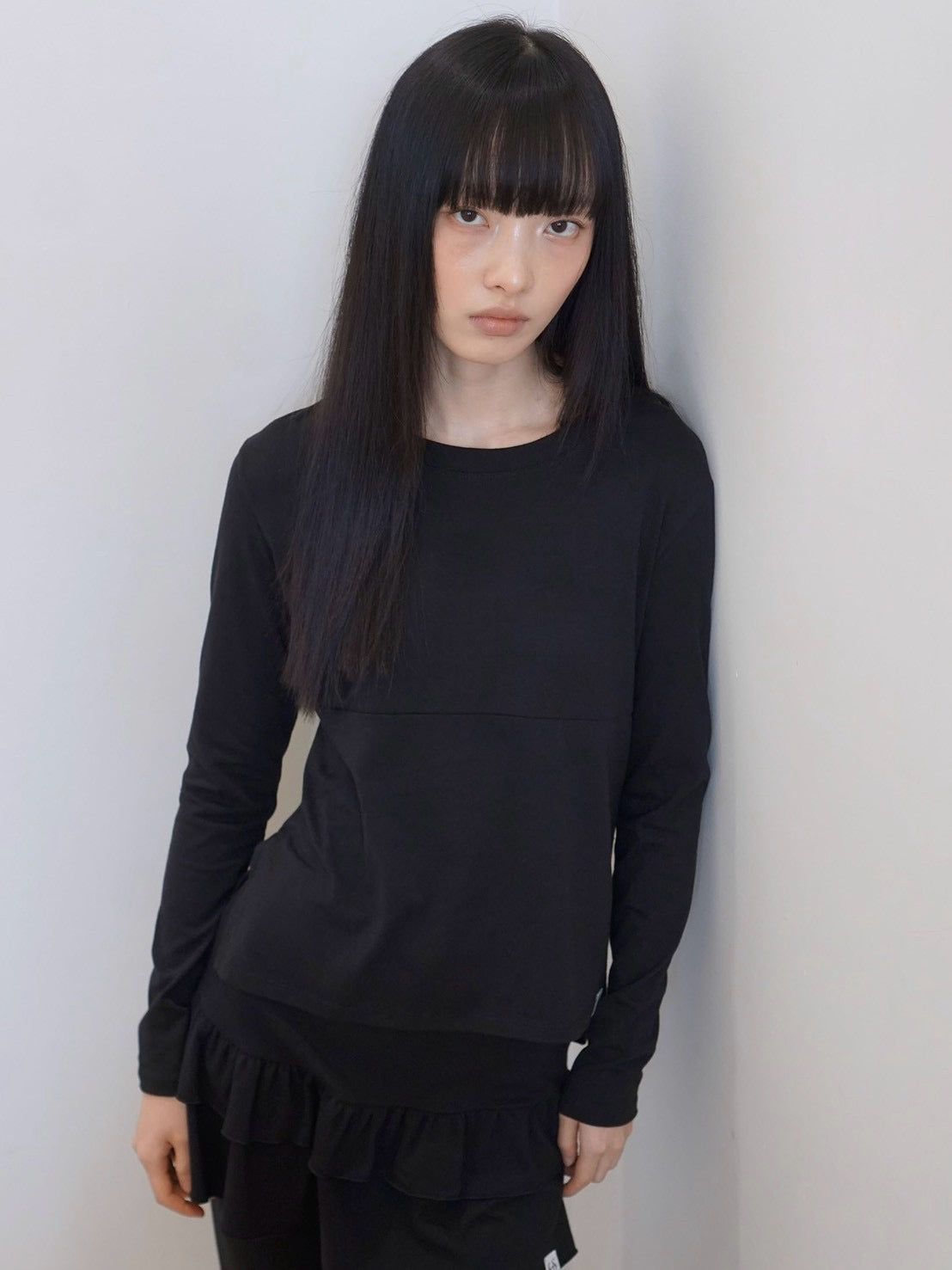【Uglyshadow】BACK RIBBON T-SHIRT