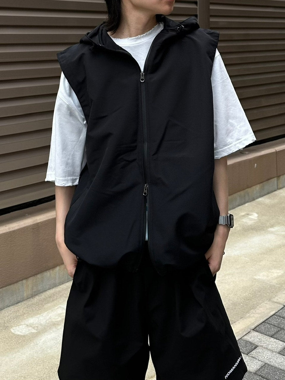 大阪店WEB限定受注制【Chikashitsu +】nylon hood vest (2color)