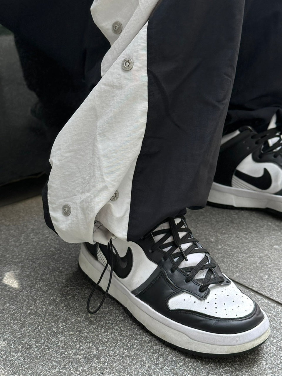 大阪店WEB限定受注制【Chikashitsu +】snap nylon ballon pants (2color)