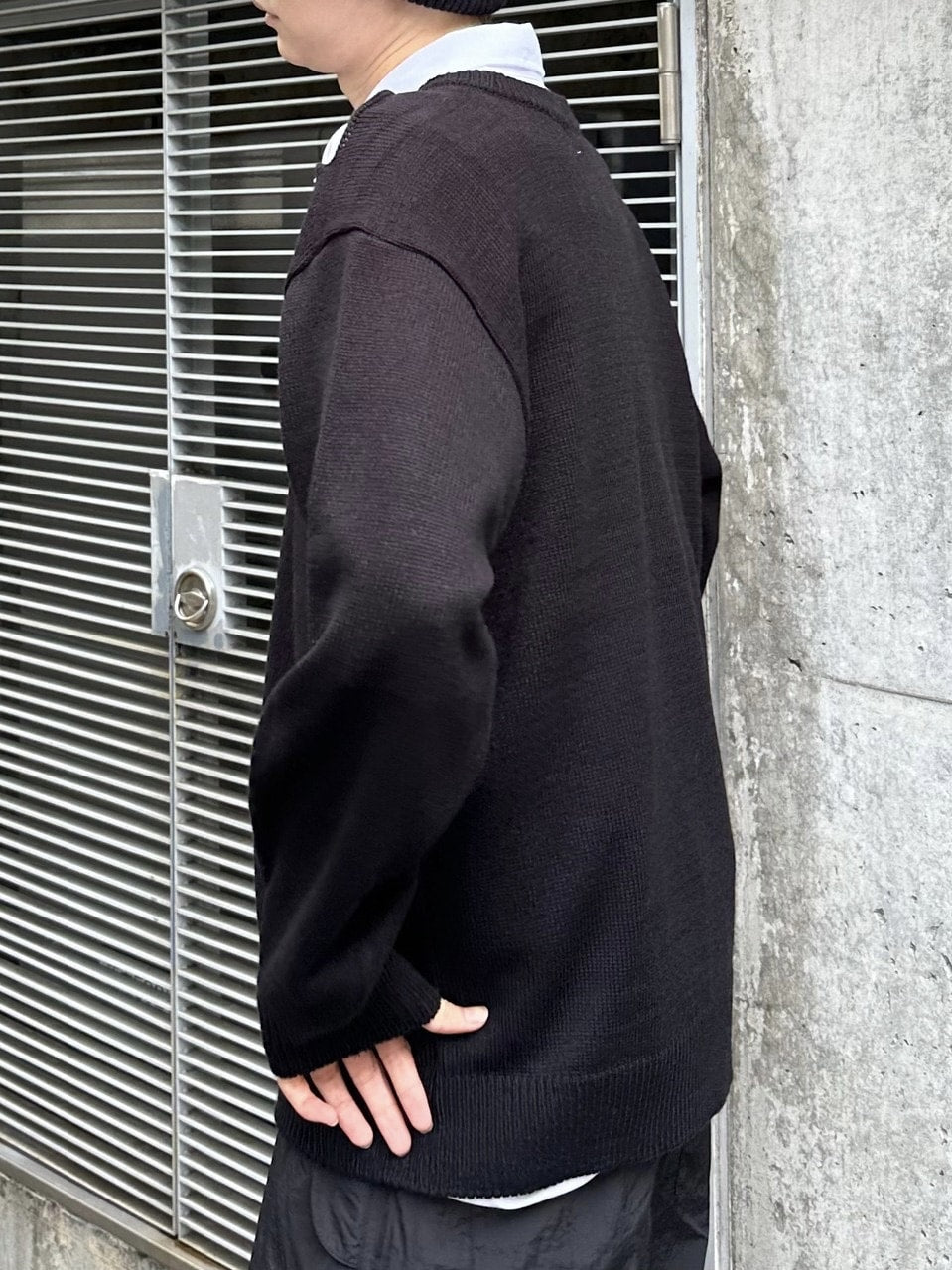 受注制【Chikashitsu +】shoulder slit knit (4color)