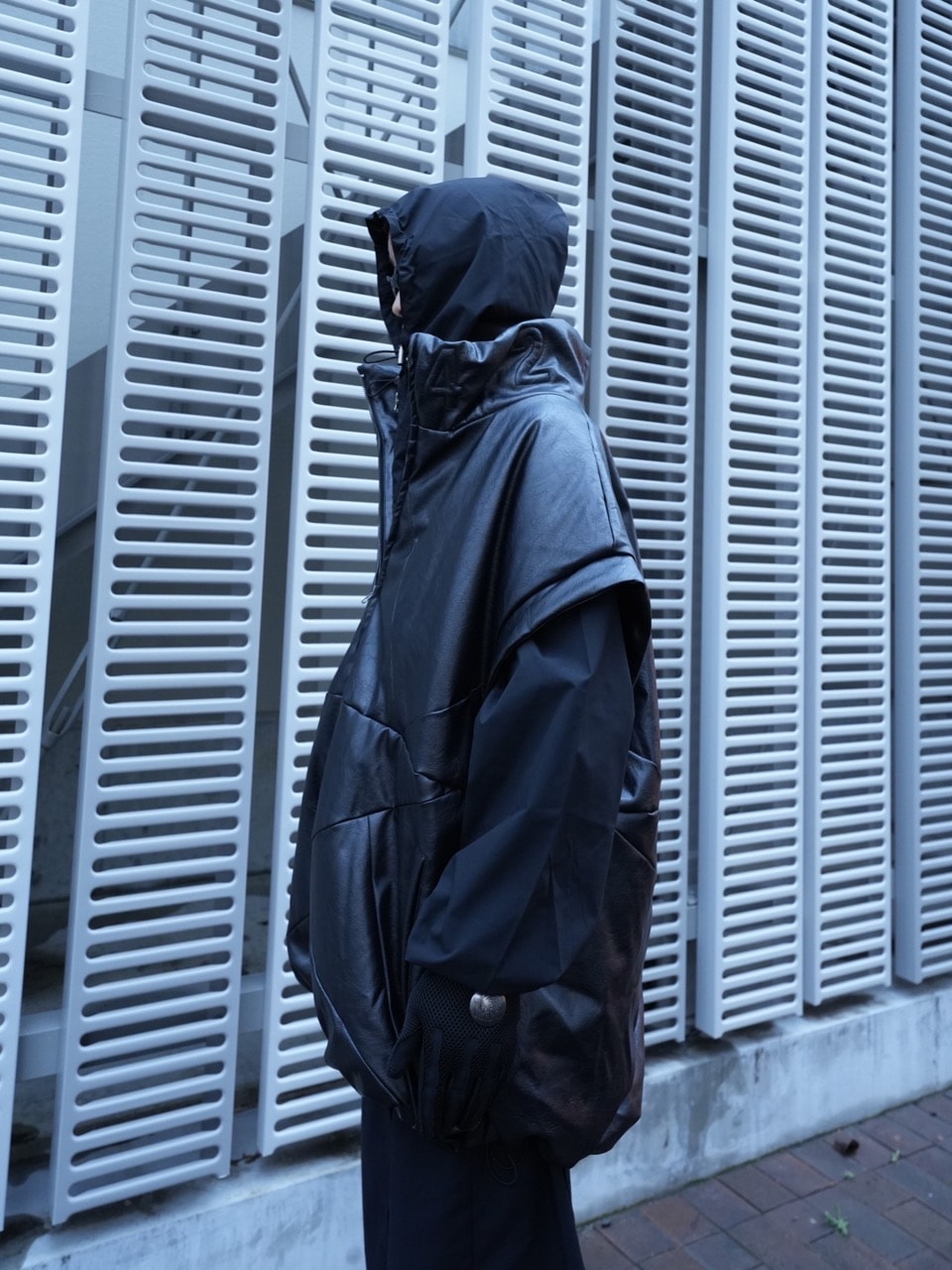 【DIG YOUR OWN GRAVE】star leather vest (2color)