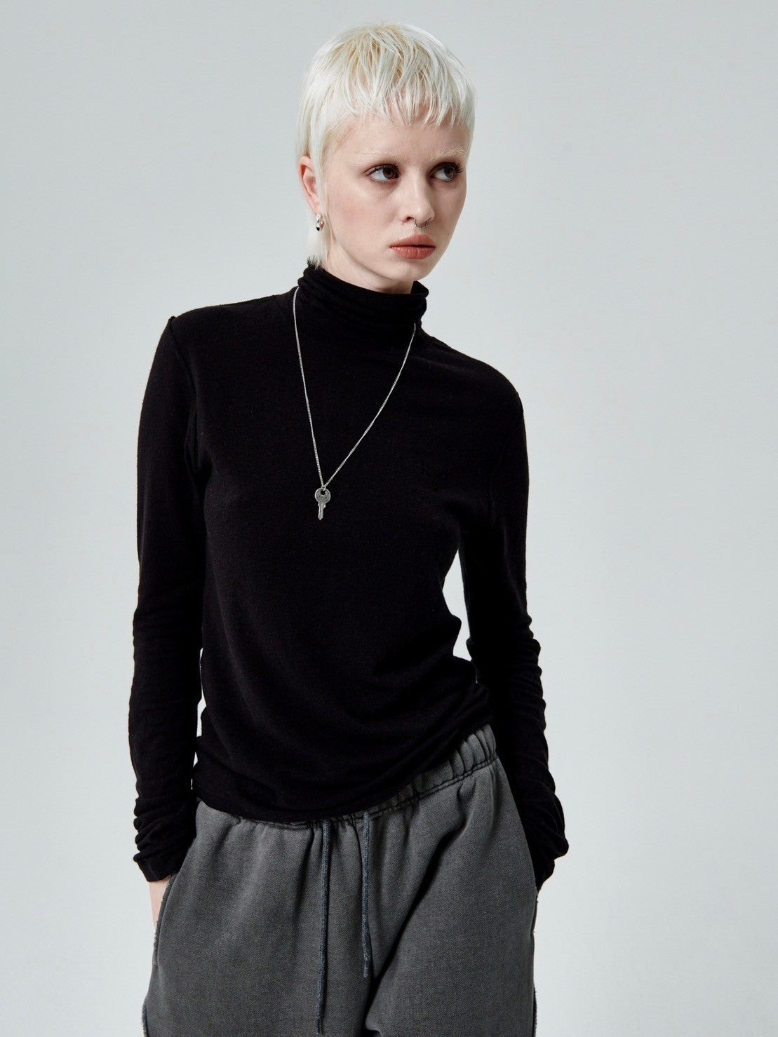 【runningHIGH】ANGORA GAUZE TURTLENECK TOP