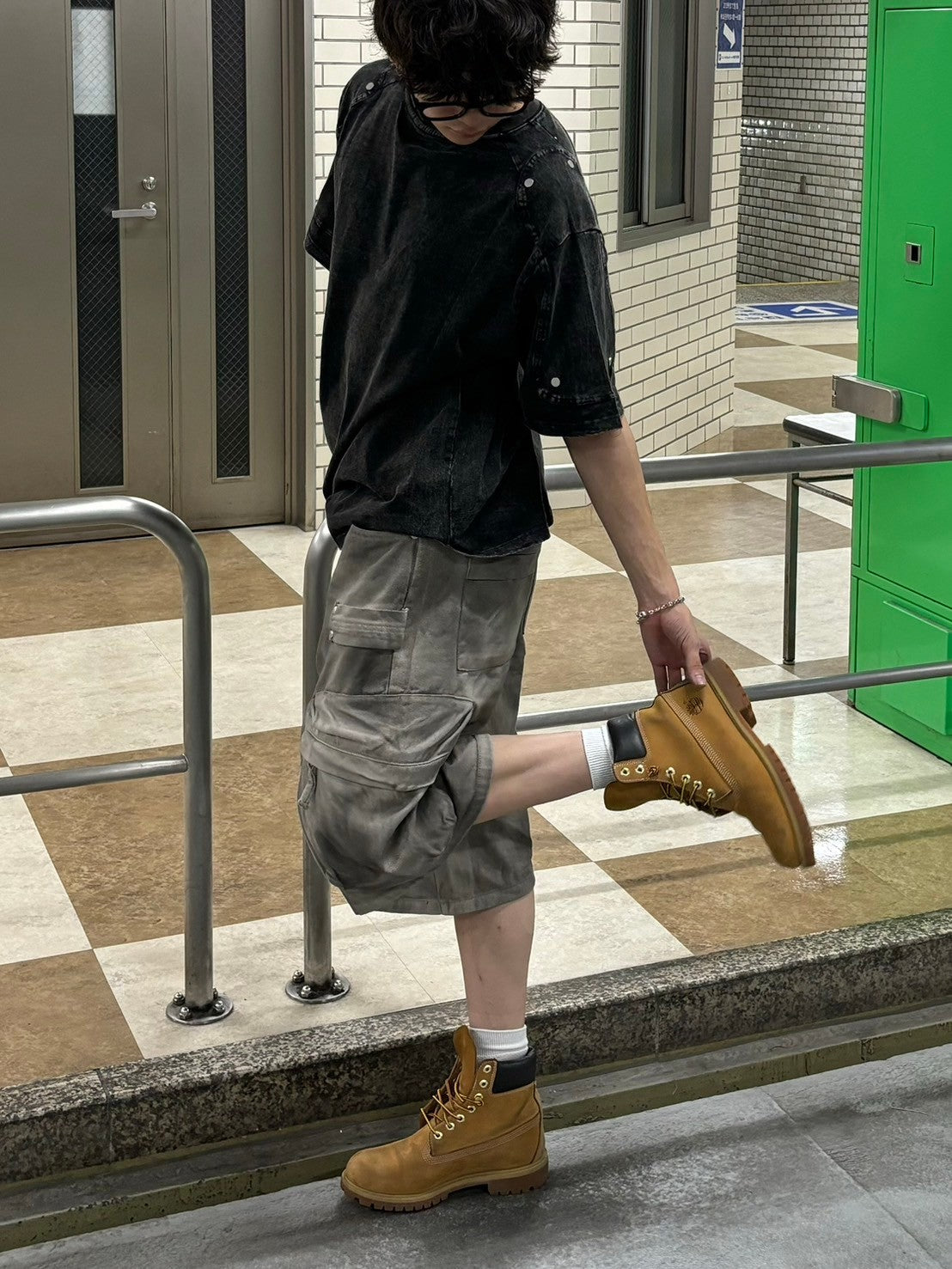 【Chikashitsu +】oversized pigment rivet t-shirt (2color)