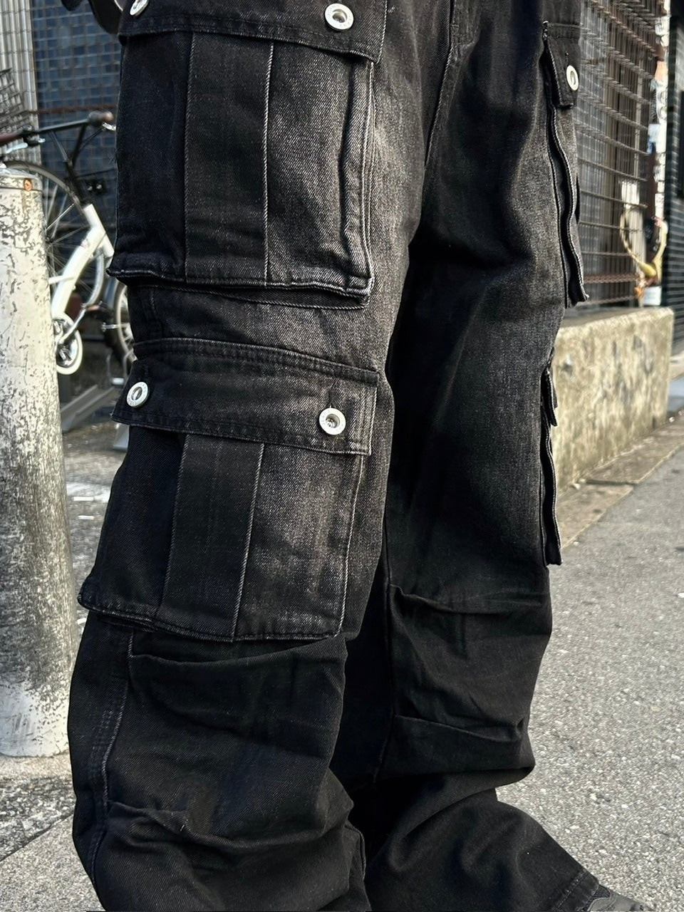 大阪店WEB限定受注制【Chikashitsu +】multi pocket cargo denim pants