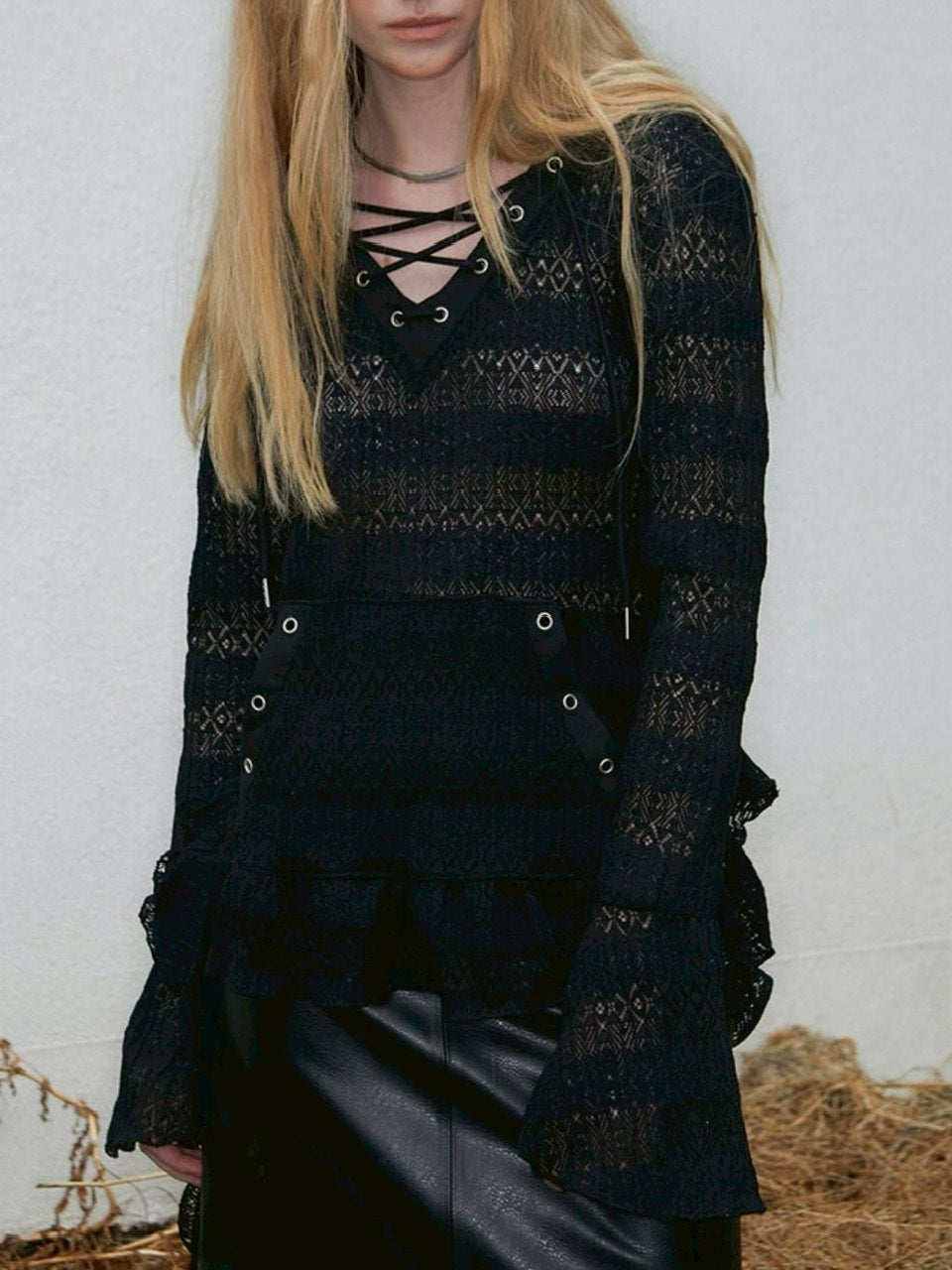 【NOT KNOWING】Lace V Neck Ruffle Hoodie