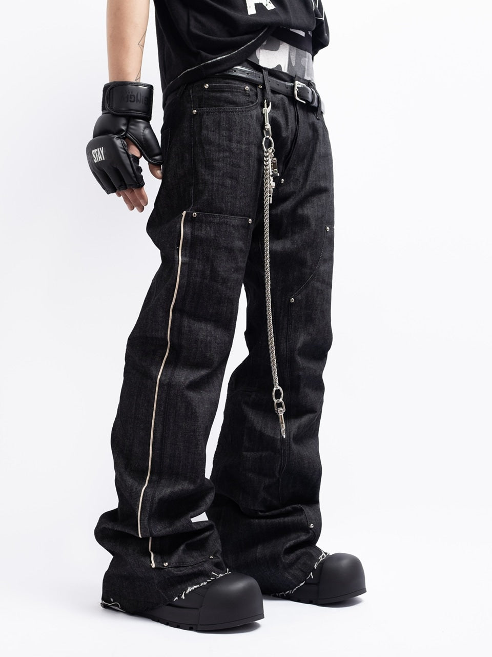 【F.V.V.O】RED SELVEDGE EMBROIDERED RAW DENIM JEANS