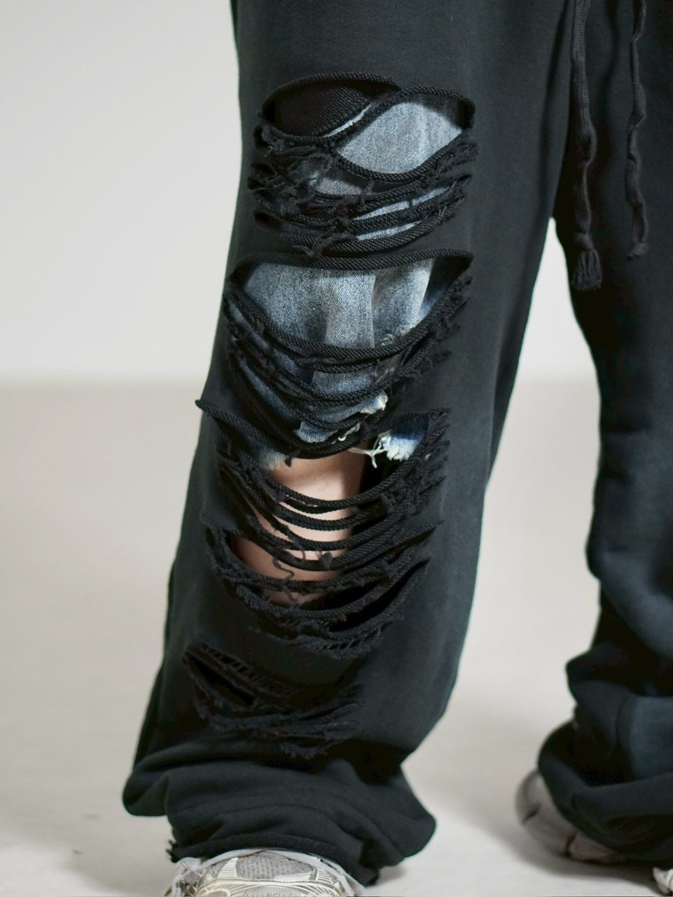 受注制【Chikashitsu +】oiled wash damage sweat pants / 【チカシツプラス】オイルドウォッシュダメージスウェットパンツ (2color)