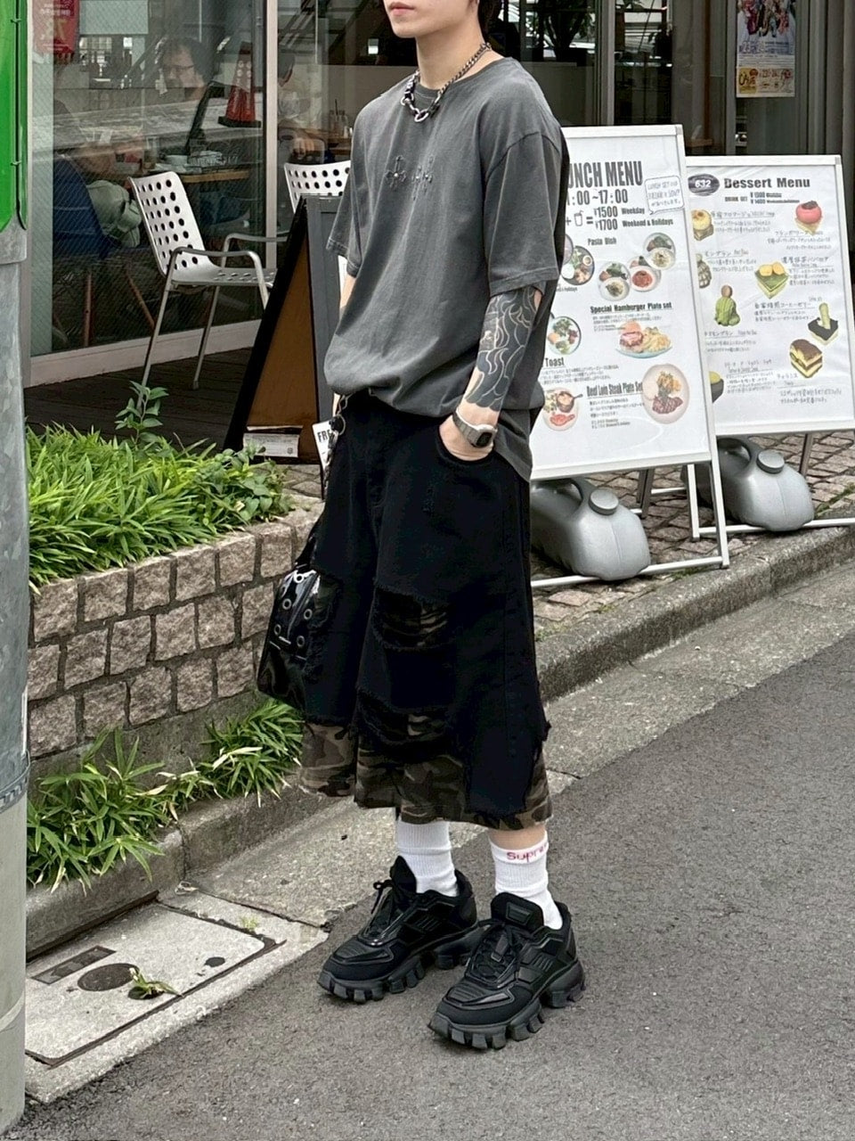 受注制【Chikashitsu +】layered camouflage bermuda pants / 【チカシツプラス】レイヤードカモフラージュバミューダパンツ (2color)