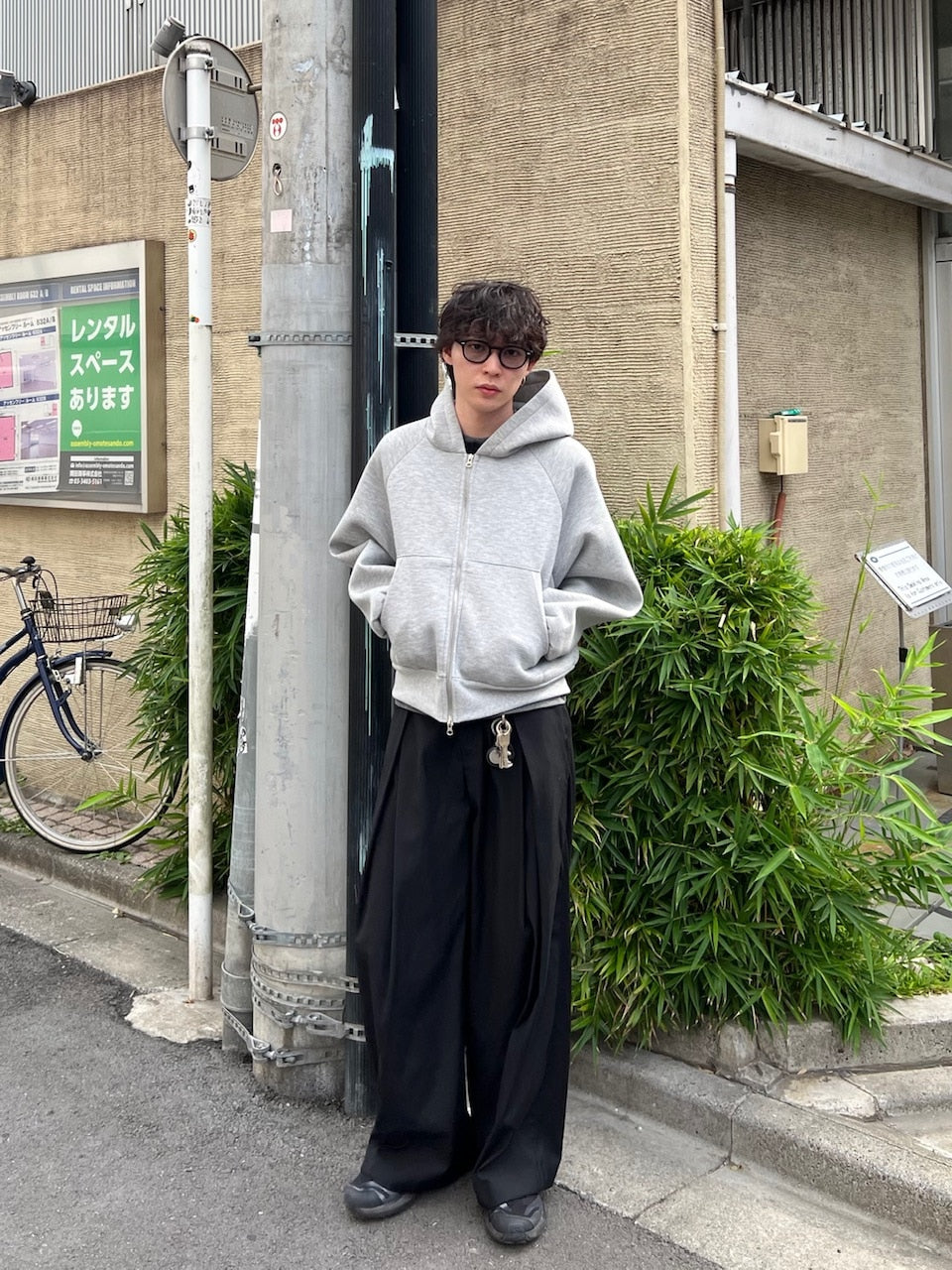 東京店WEB限定受注制【Chikashitsu +】cropped zip hoodie / 【チカシツプラス】クロップドジップフーディー (2color)