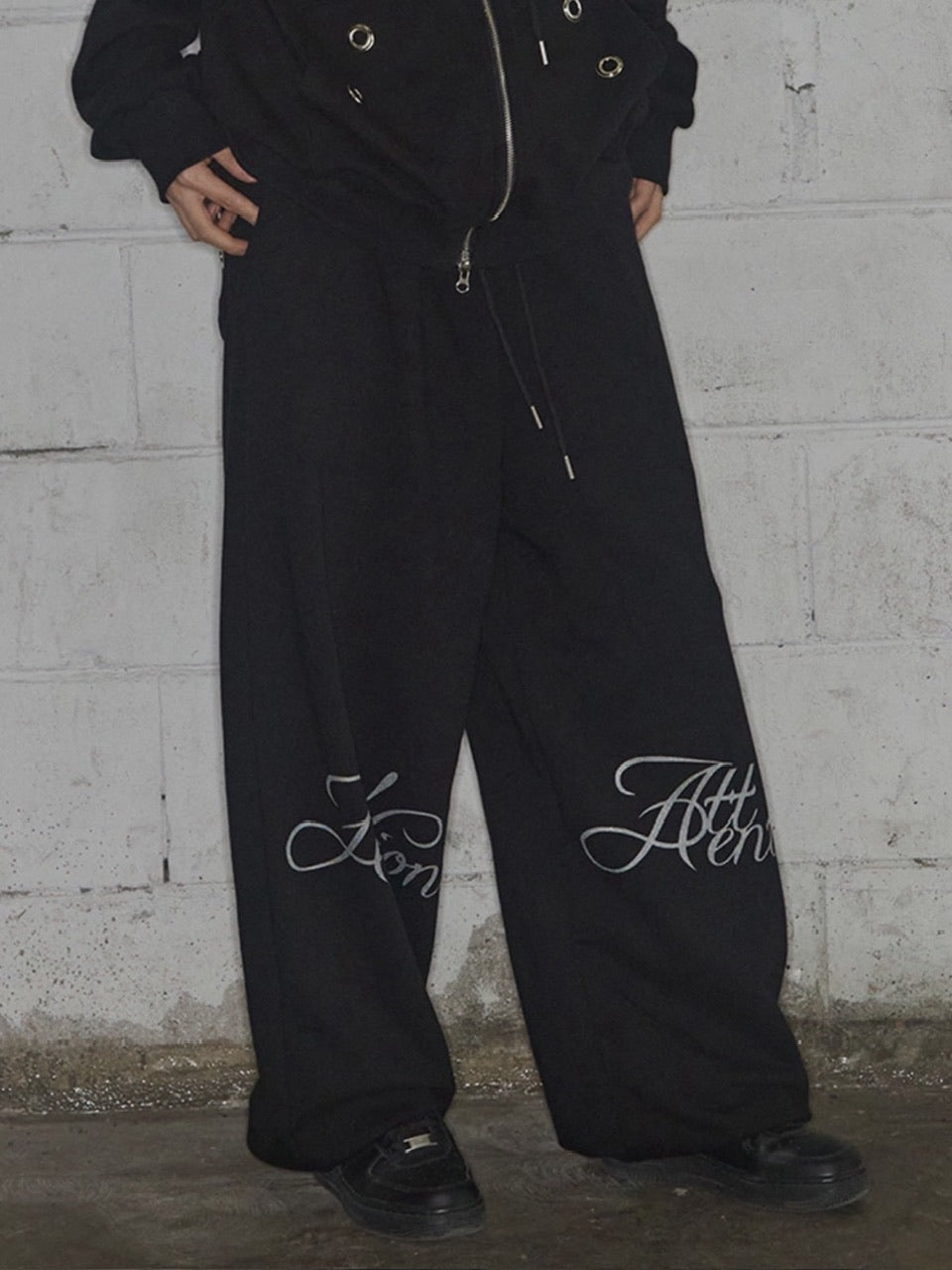 【FANCY CLUB】ATTENTION SWEATPANTS / 【ファンシークラブ】アテンションスウェットパンツ