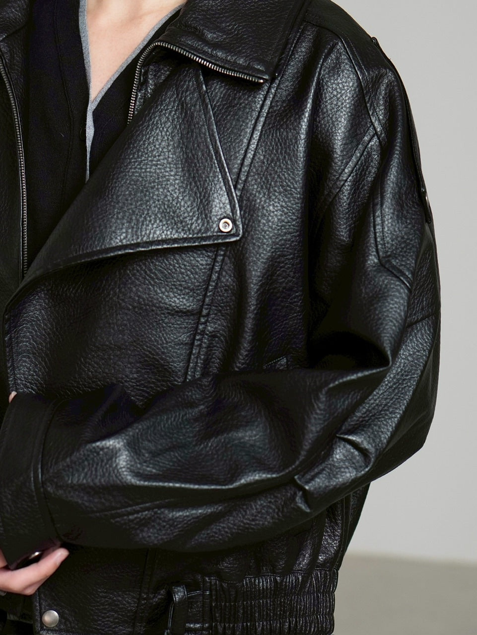 受注制【Chikashitsu +】high neck non-leather bomber jacket / 【チカシツプラス】ハイネックノンレザーボンバージャケット (2color)