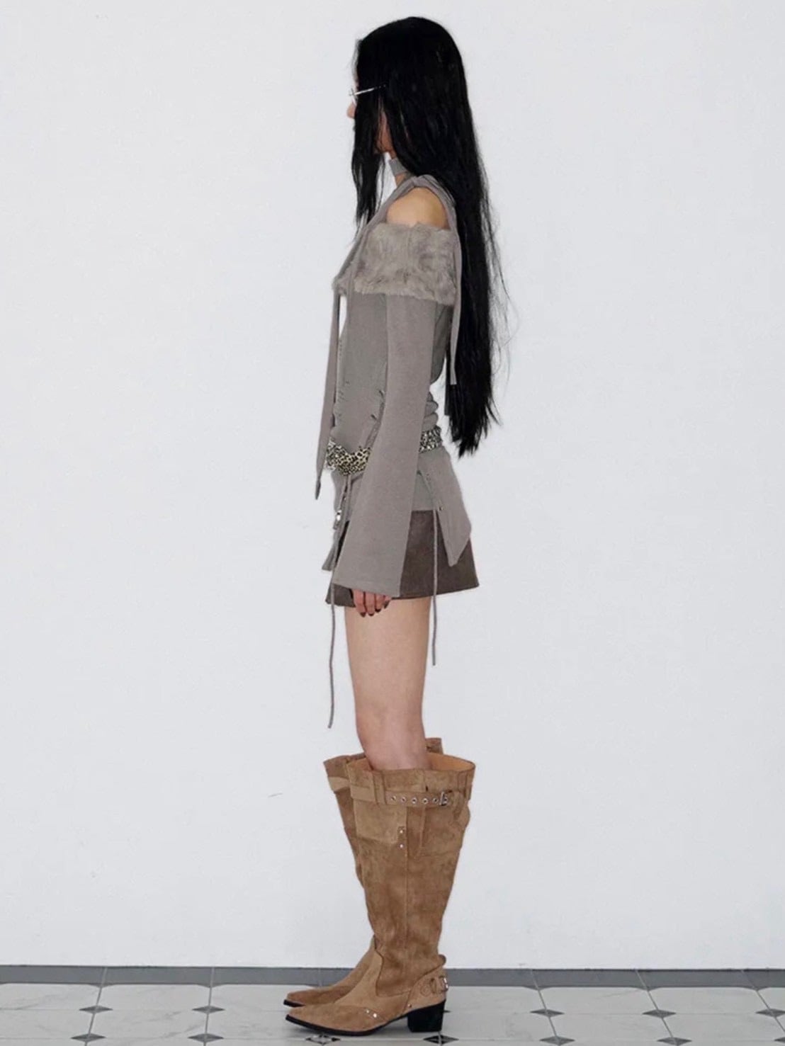 【NOT KNOWING】Fur Off Shoulder Lace Up Top