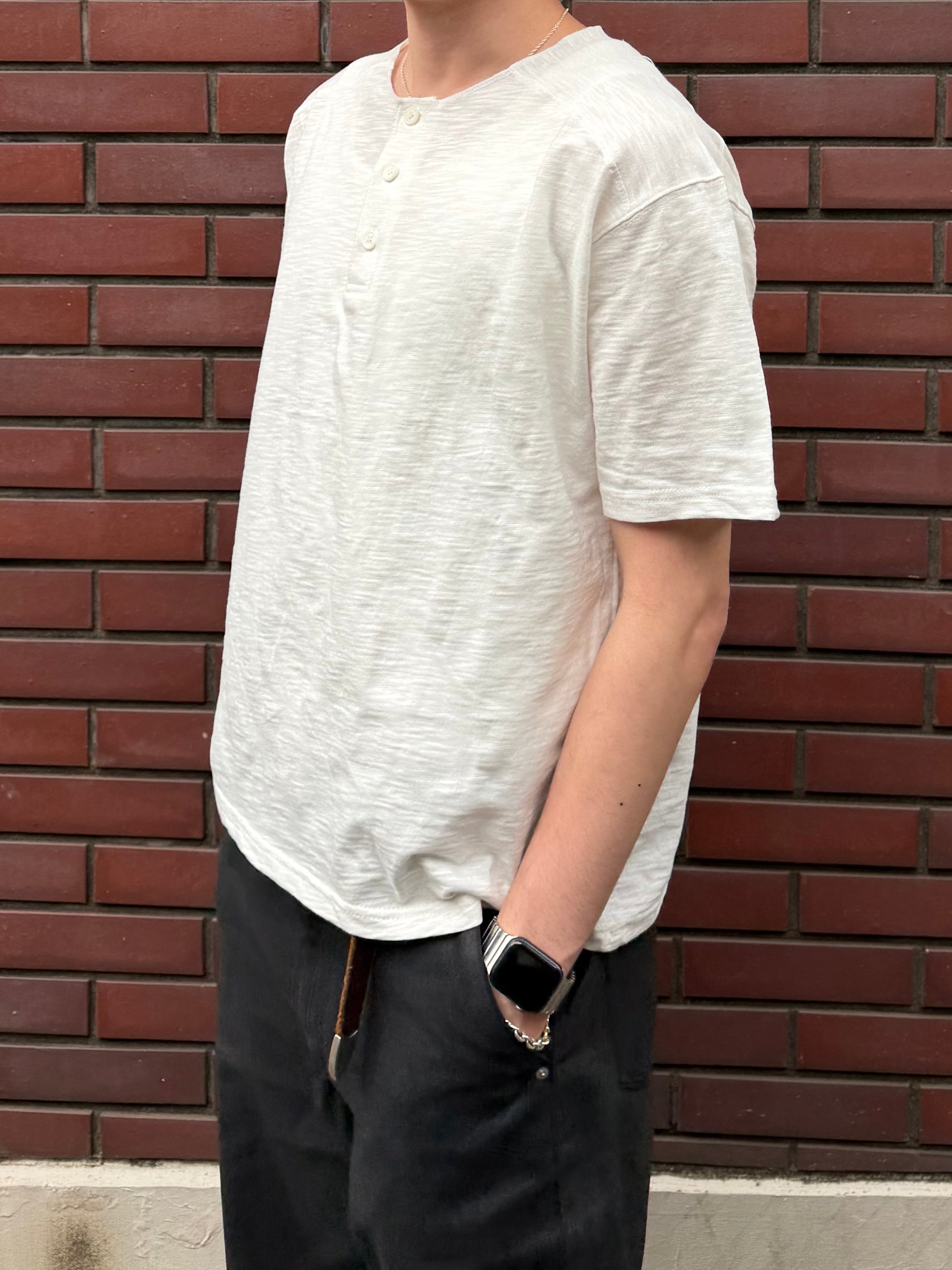 東京店WEB限定受注制【Chikashitsu +】cropped henley neck tee (3color)
