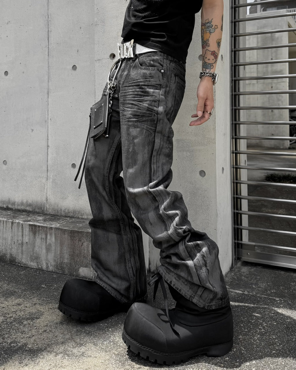 国際配送【Never mind the XU】vintage waxed flare denim pants