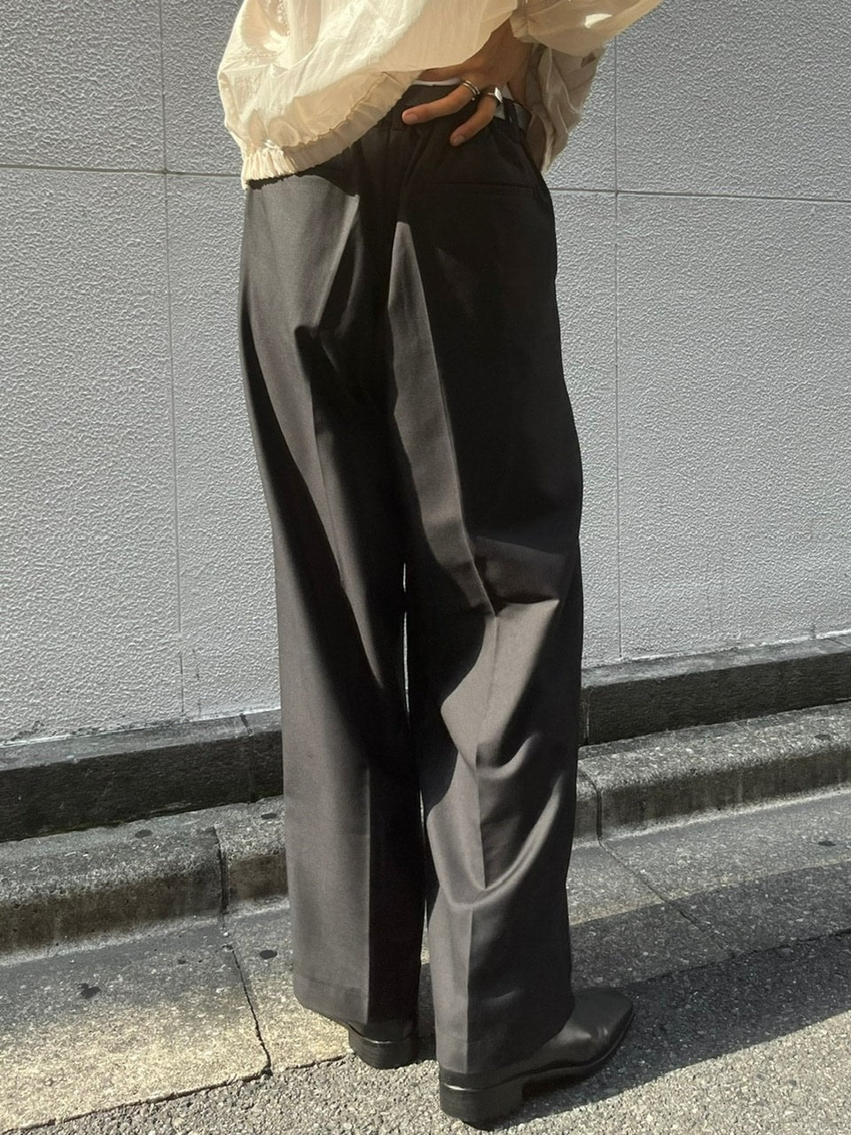 受注制【Chikashitsu +】wide tuck slacks (3color)