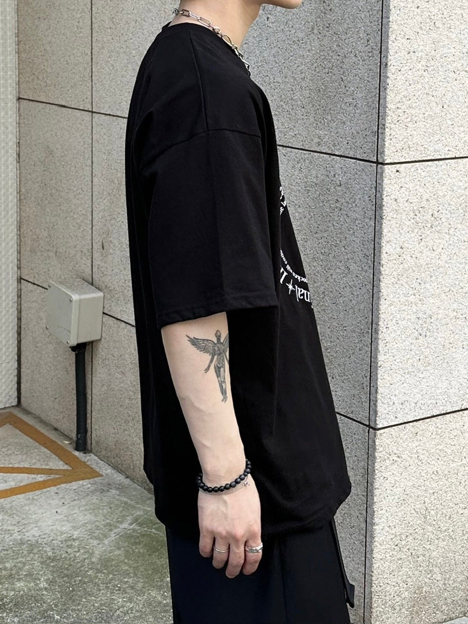 受注制【Chikashitsu +】logo graphic t-shirt 2 (3color) / 【チカシツプラス】グラフィックロゴプリント半袖Tシャツ