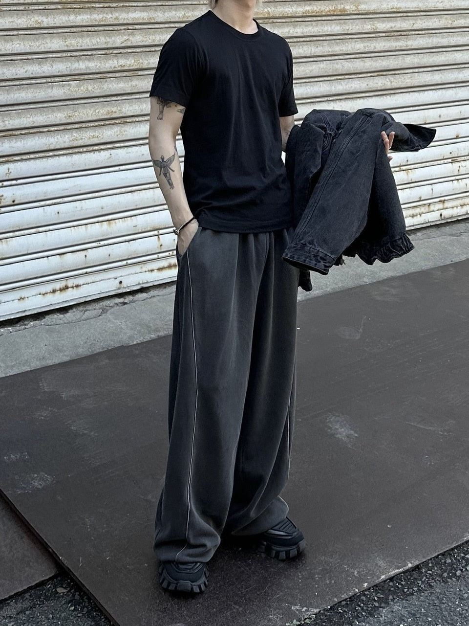 大阪店WEB限定受注制【Chikashitsu +】pigment piping wide sweat pants (2color)