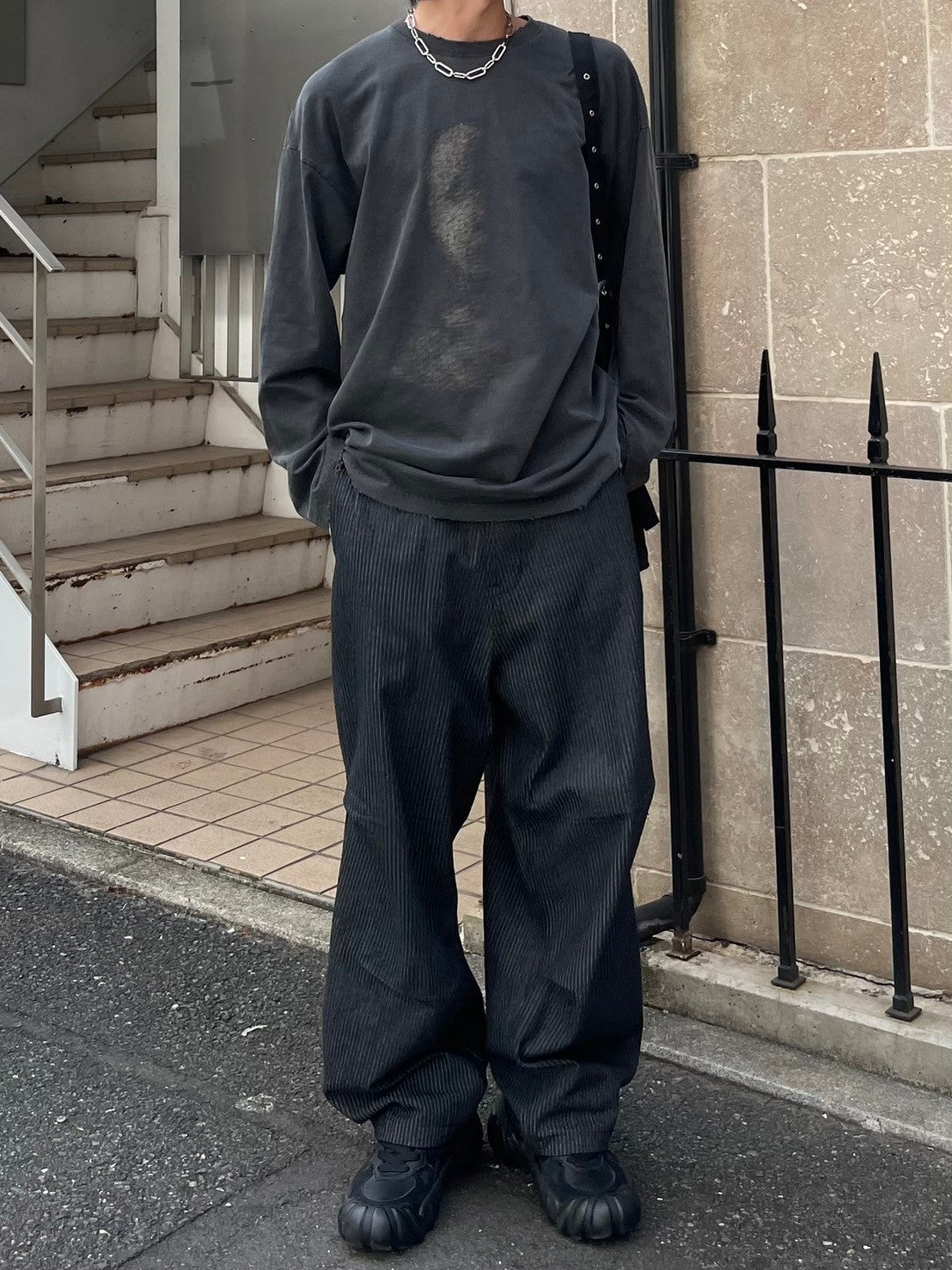 【Chikashitsu +】oversized shadow print damage long sleeve (2color) / 【チカシツプラス】オーバーサイズシャドウプリントダメージ長袖Tシャツ