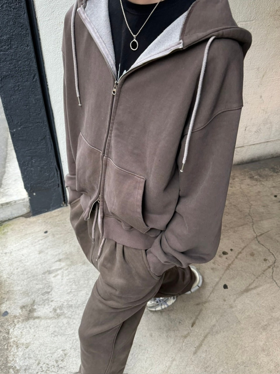 受注制【Chikashitsu +】unisex semi cropped pigment wash hoodie (4color)