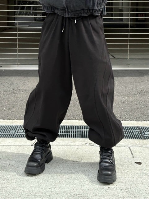 受注制【Chikashitsu +】curve stitch straight sweat pants (3color) / 【チカシツプラス】カーブスティッチストレートスウェットパンツ