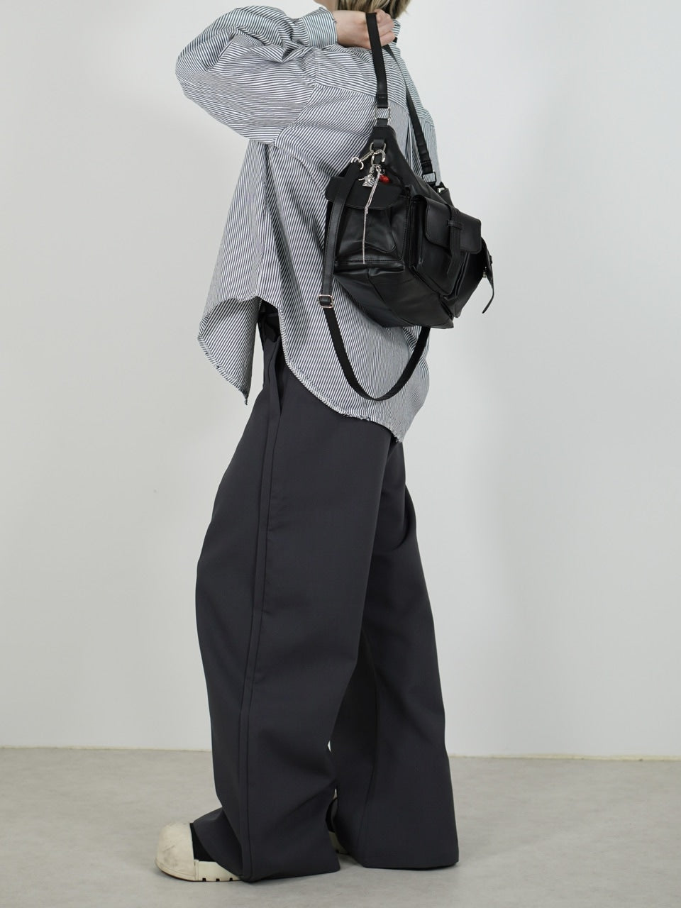 受注制【Chikashitsu +】side design wide slacks (2color)