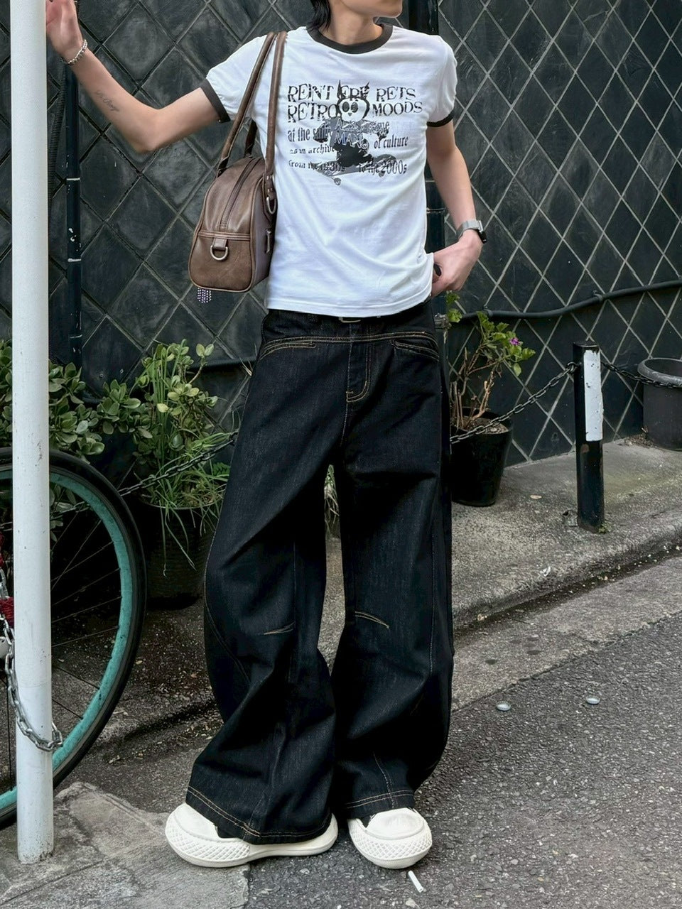 受注制【Chikashitsu +】lilting stitch curve denim pants
