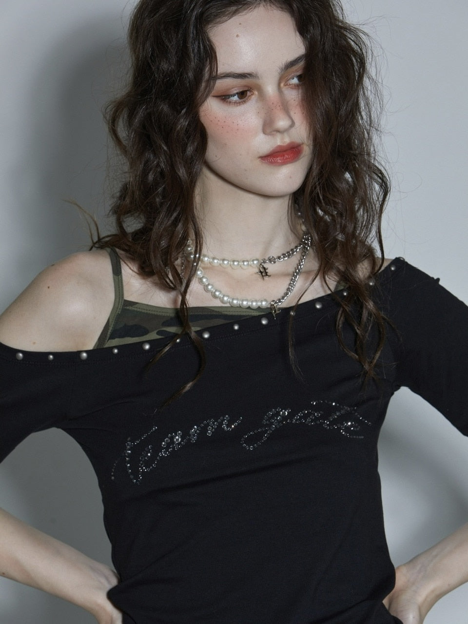 【GATELESS】LAYERED CAMI OFF-SHOULDER T-SHIRT / 【ゲートレス】レイヤードキャミソールオフショルダーTシャツ