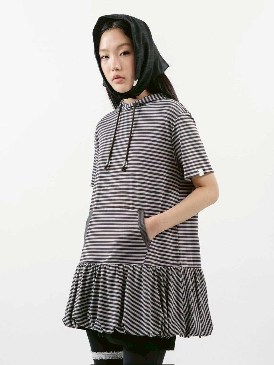 【TUOMIO】STRIPE BALLOON HOOD DRESS / 【トゥオミオ】ストライプバルーンフードワンピース