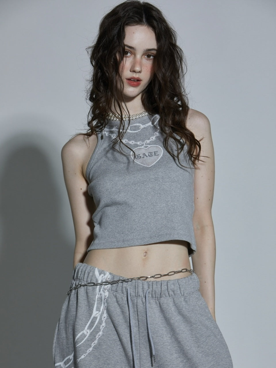 【GATELESS】CHAIN PRINT AMERICAN SLEEVE CROPPED TANK TOP / 【ゲートレス】チェーンプリントアメリカンスリーブクロップドタンクトップ