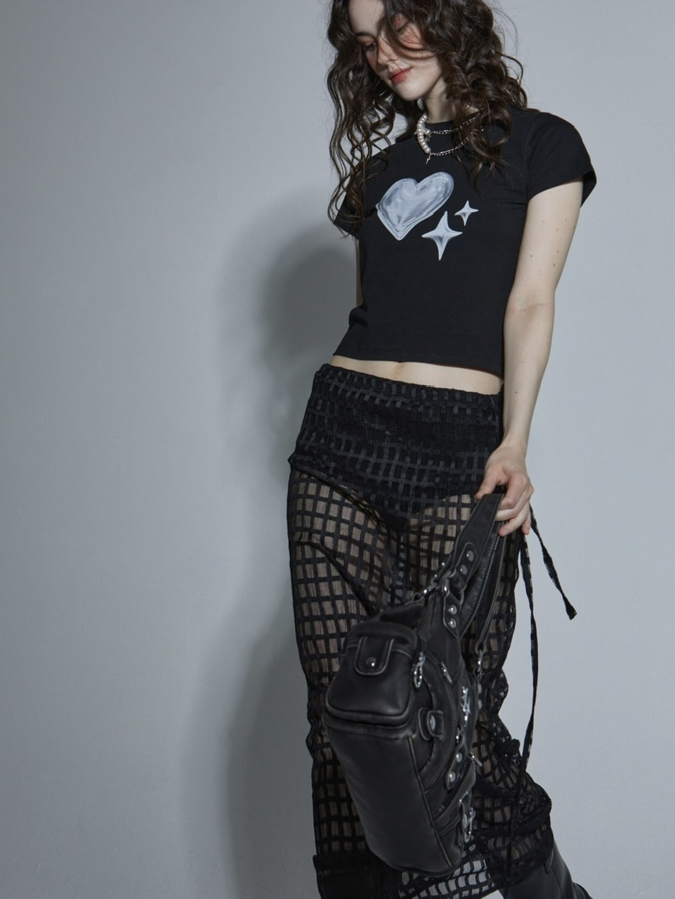 【GATELESS】HEART GRAPHIC PRINT CROPPED T-SHIRT / 【ゲートレス】ハートグラフィックプリントクロップド半袖Tシャツ