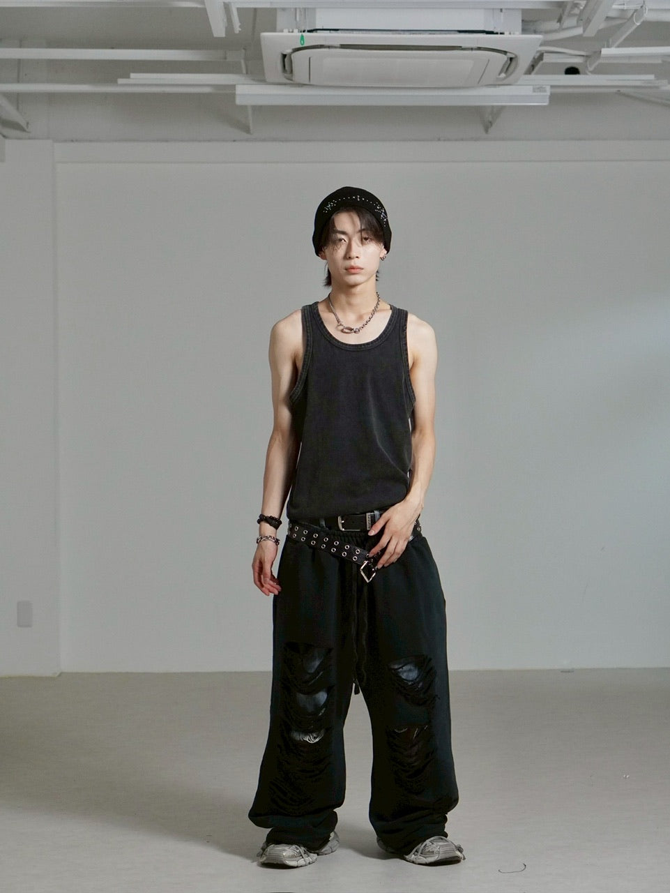 受注制【Chikashitsu +】oiled wash damage sweat pants / 【チカシツプラス】オイルドウォッシュダメージスウェットパンツ (2color)