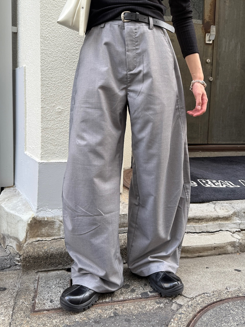 東京店WEB限定受注制【Chikashitsu +】one tuck balloon slacks
