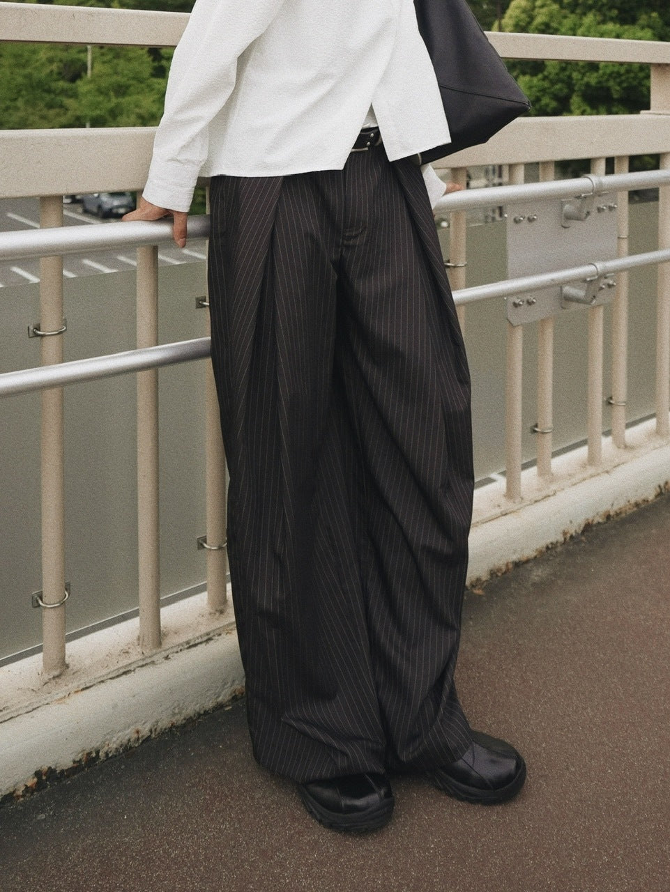 【CS】stripe cross tuck drape slacks (brown)