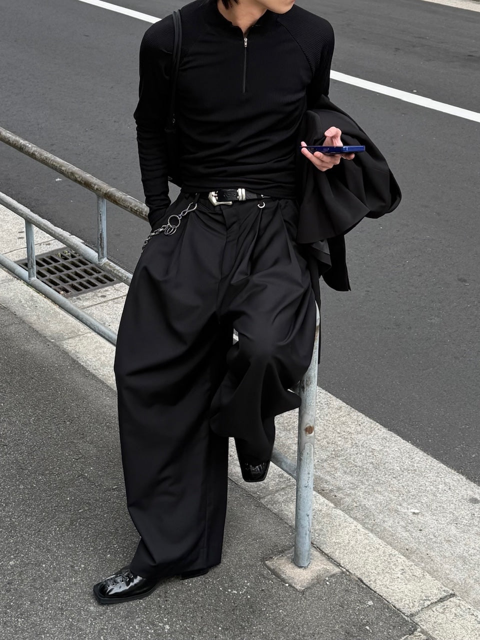 受注制【Chikashitsu +】two-tuck wide slacks / 【チカシツプラス】ツータックワイドスラックス (2color)