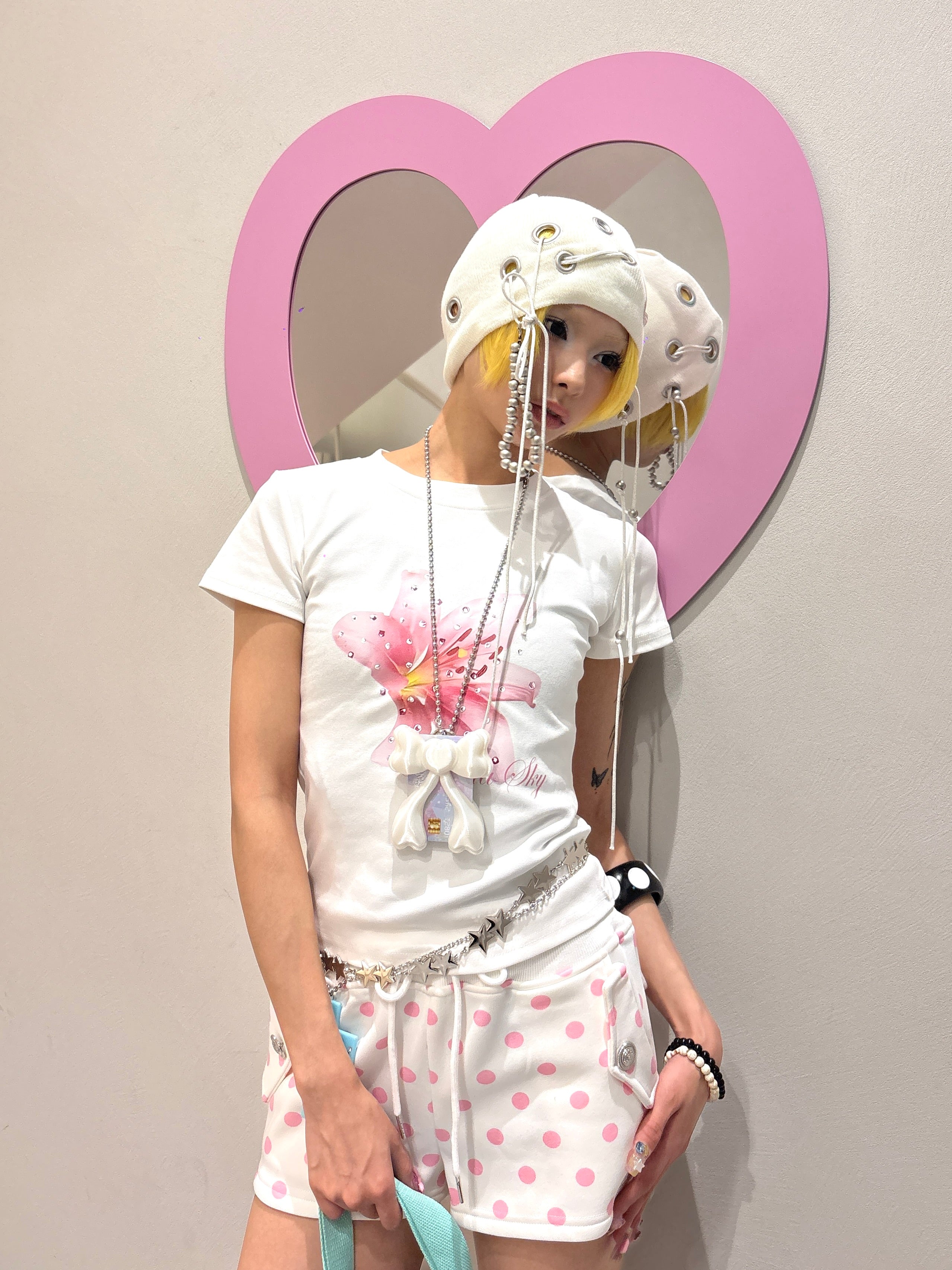 国際配送【Never mind the XU】flower rhinestone tee (3color)