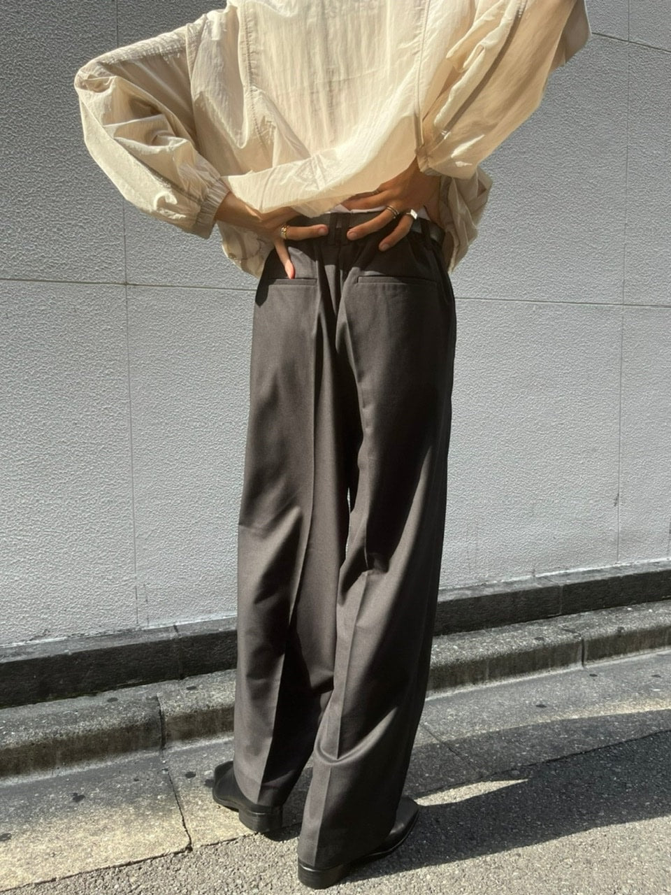 受注制【Chikashitsu +】wide tuck slacks (3color)