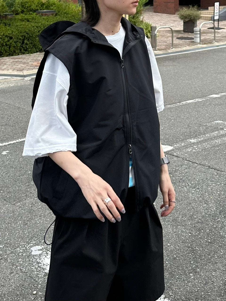 大阪店WEB限定受注制【Chikashitsu +】nylon hood vest (2color)