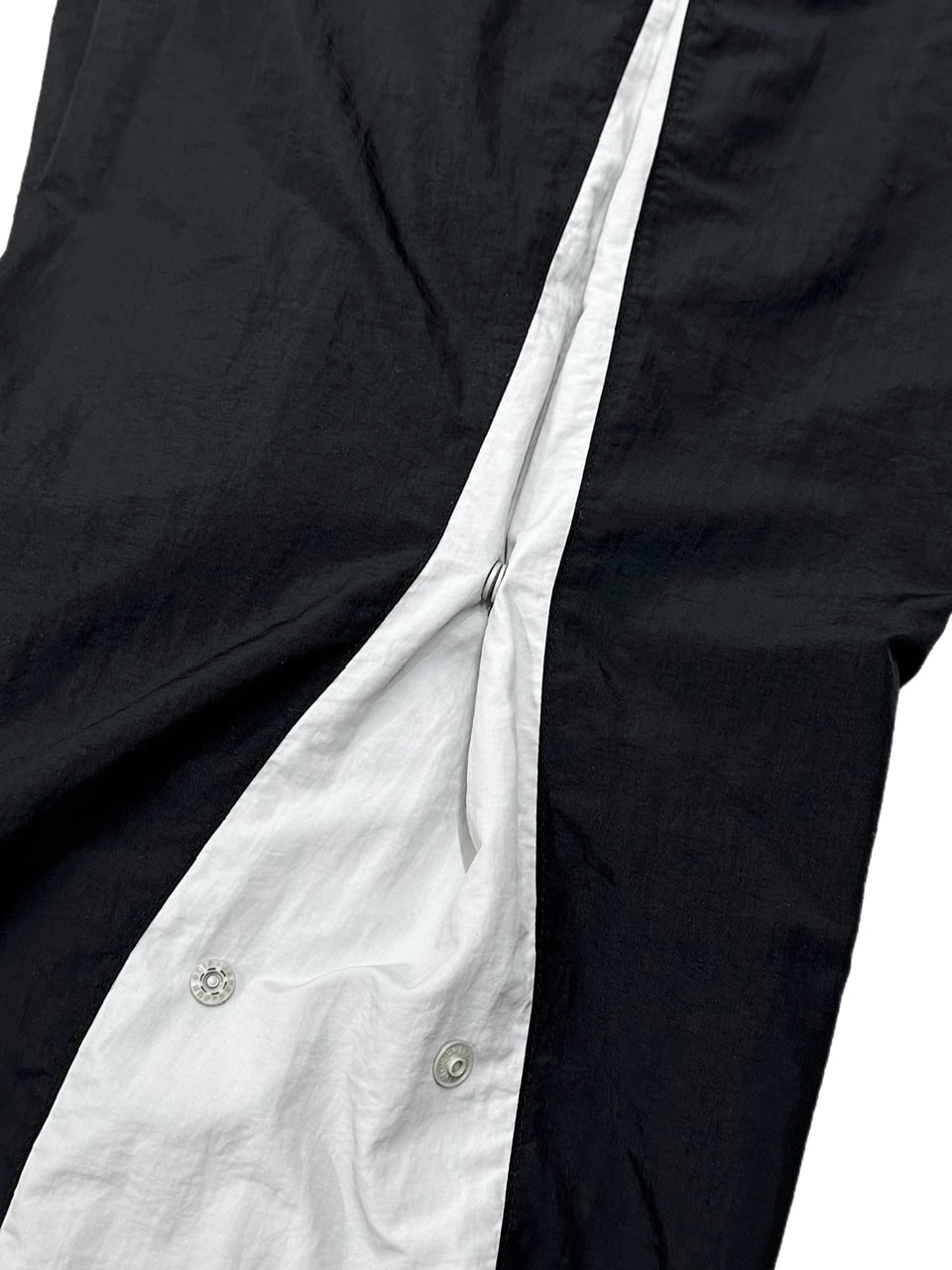 大阪店WEB限定受注制【Chikashitsu +】snap nylon ballon pants (2color)