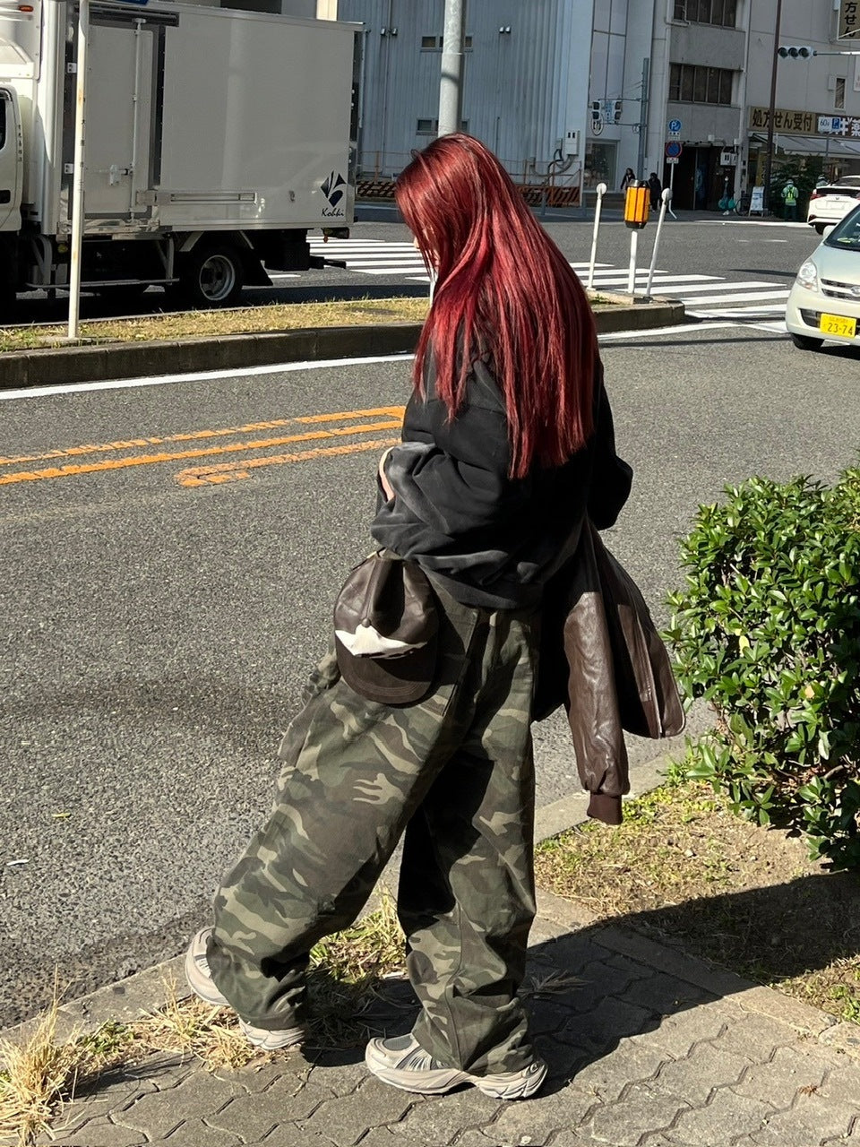 受注制【Chikashitsu +】snap button camouflage pants (2color) / 【チカシツプラス】スナップボタンカモフラージュワイドデニムパンツ