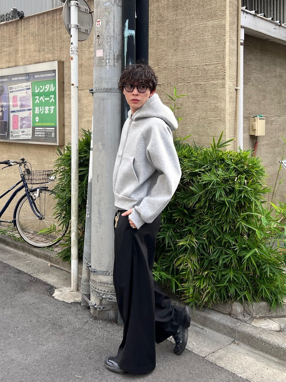 東京店WEB限定受注制【Chikashitsu +】cropped zip hoodie / 【チカシツプラス】クロップドジップフーディー (2color)