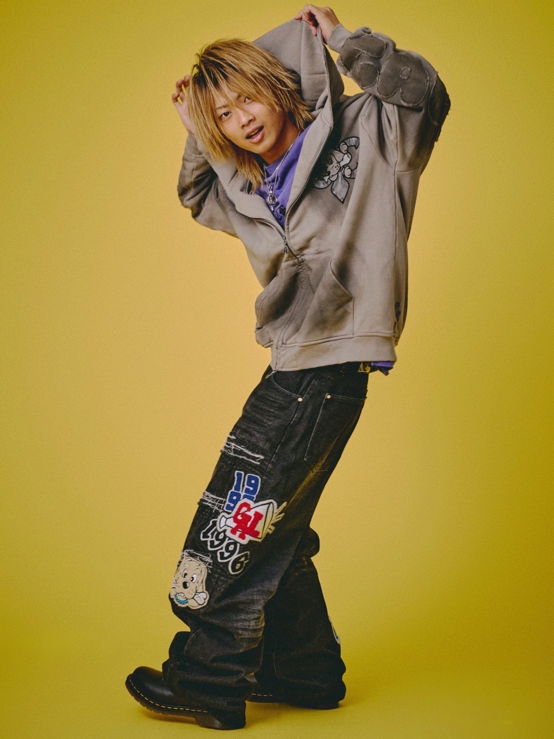 【GALFY】ぼろぼろロゴ百合の紋パーカー