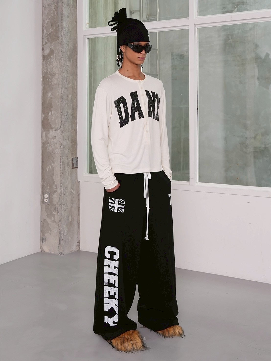 【ESC STUDIO】Lucky Cheeky sweat pants