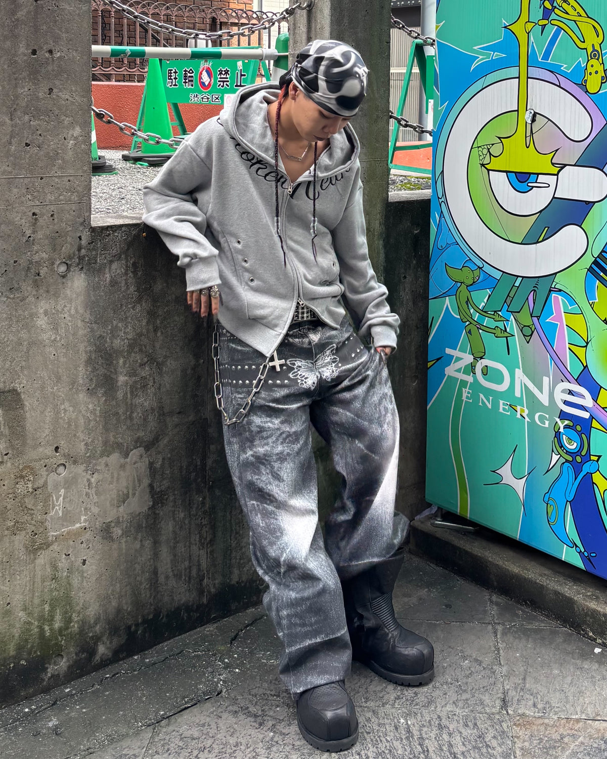 受注制【Never mind the XU】SCRIPT EYELET ZIP HOODIE (3color)